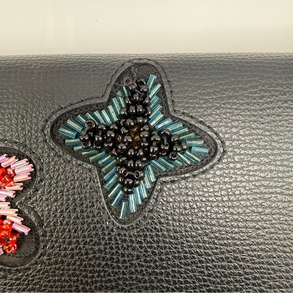 Henri Bendel Black Clutch Wristlet with Beaded Floral Accents Rare - Picture 4 of 9